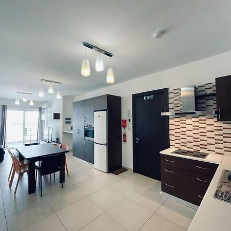 Stylish Modern Central Apartment 4 Paceville San Ġiljan Buitenkant foto