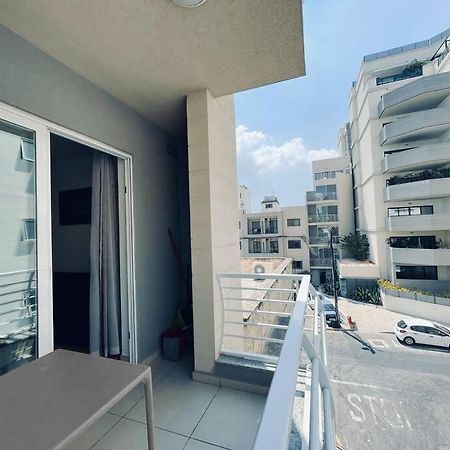 Stylish Modern Central Apartment 4 Paceville San Ġiljan Buitenkant foto